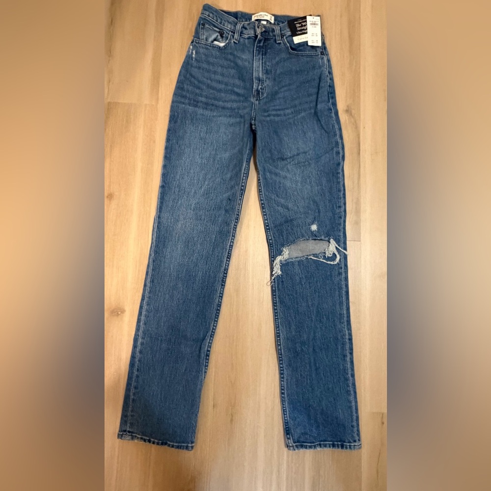 Abercrombie 90’s straight jean